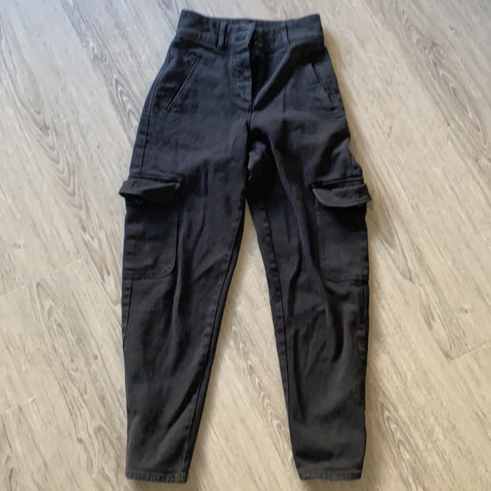 Aritzia Wilfred Free Modern Cargo high waisted pant 00